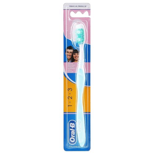 Oral B spazzolino delicate white 40 medio